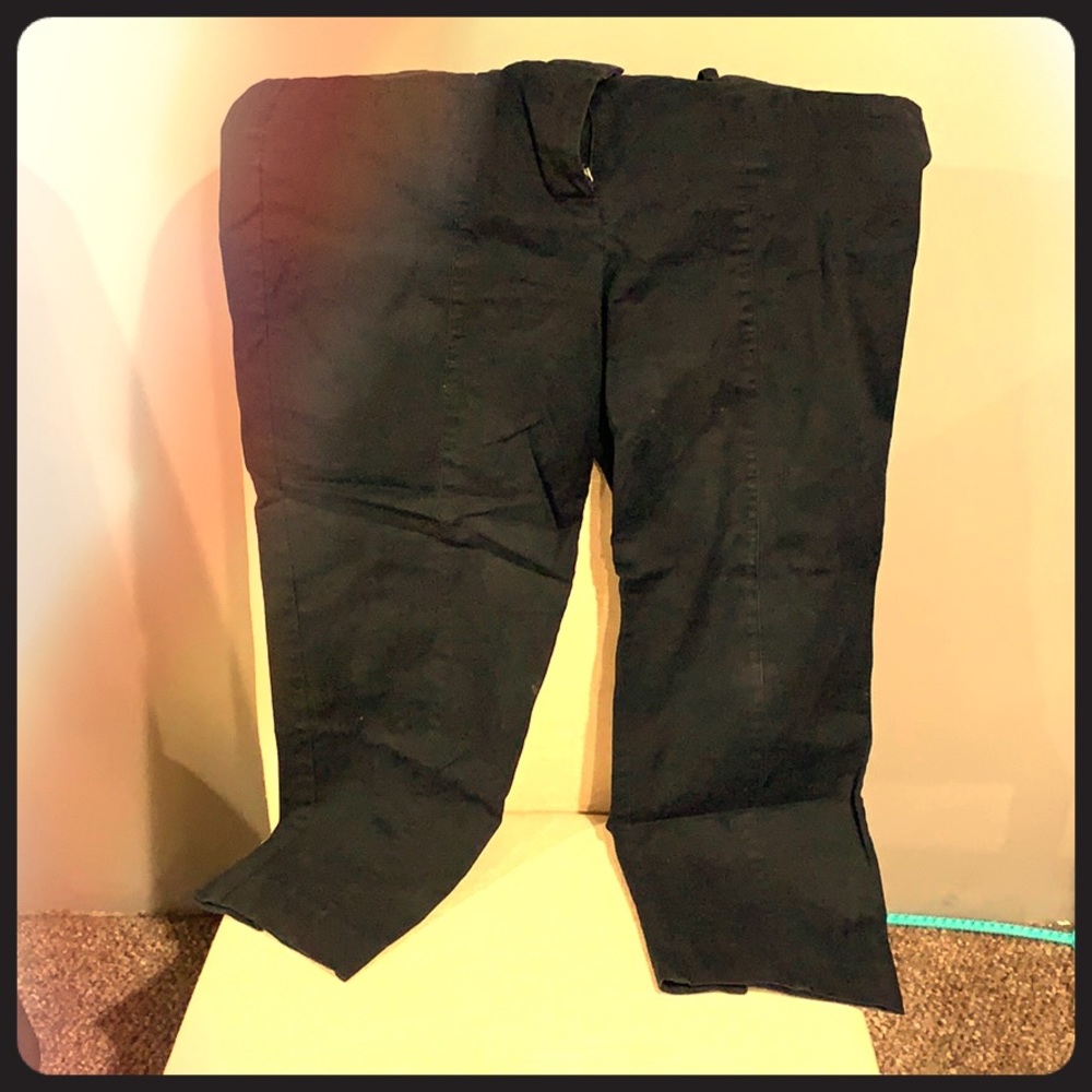 Dana Buchman - black capris
